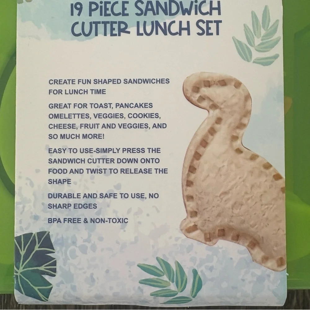 CWC Dinosaur 19 Piece Sandwich Cutter Lunch Set - Picture 8 of 10